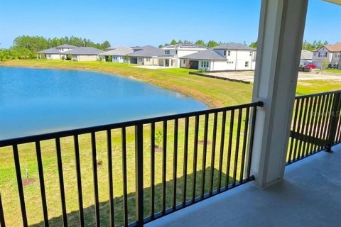 House in Wesley Chapel, Florida 6 bedrooms, 506.5 sq.m. № 2221500 - photo 27