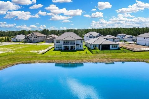 House in Wesley Chapel, Florida 6 bedrooms, 506.5 sq.m. № 2221500 - photo 6