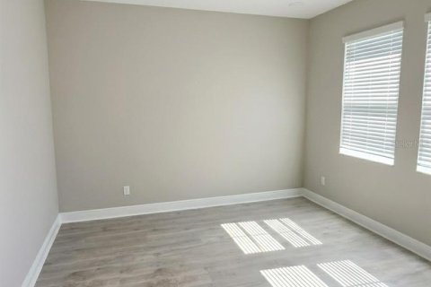 House in Wesley Chapel, Florida 6 bedrooms, 506.5 sq.m. № 2221500 - photo 18