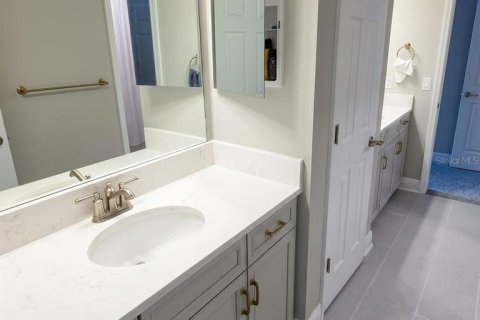 House in Wesley Chapel, Florida 6 bedrooms, 506.5 sq.m. № 2221500 - photo 20