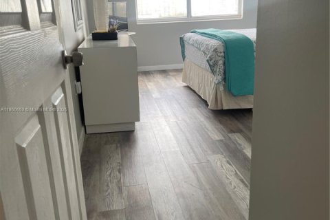 Купить кондоминиум в Санни-Айлс-Бич, Флорида 1 спальня, 65.5м2, № 1983150 - фото 8