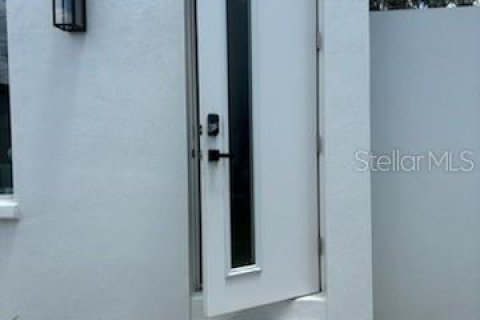 Apartamento en alquiler en Saint Petersburg, Florida, 1 dormitorio, 70.05 m2 № 1354042 - foto 2