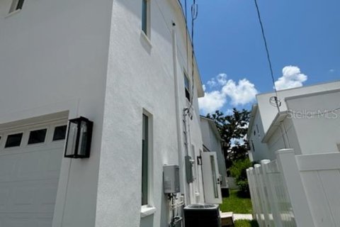 Apartamento en alquiler en Saint Petersburg, Florida, 1 dormitorio, 70.05 m2 № 1354042 - foto 4