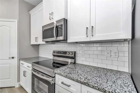 Снять в аренду виллу или дом в Саммерфилд, Флорида 4 комнаты, 184.88м2, № 1893841 - фото 10