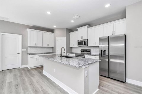 Снять в аренду виллу или дом в Саммерфилд, Флорида 4 комнаты, 184.88м2, № 1893841 - фото 9