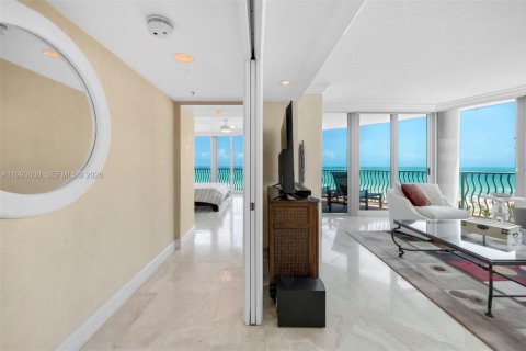 Condominio en alquiler en Miami Beach, Florida, 3 dormitorios, 215.53 m2 № 2058334 - foto 8