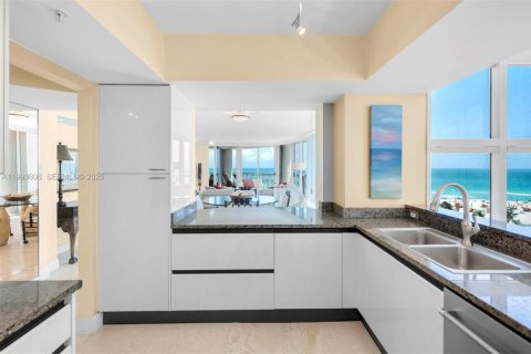 Condominio en alquiler en Miami Beach, Florida, 3 dormitorios, 215.53 m2 № 2058334 - foto 6