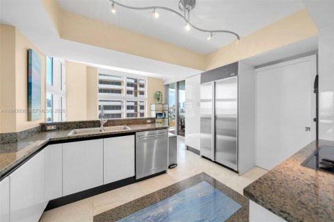 Condominio en alquiler en Miami Beach, Florida, 3 dormitorios, 215.53 m2 № 2058334 - foto 7