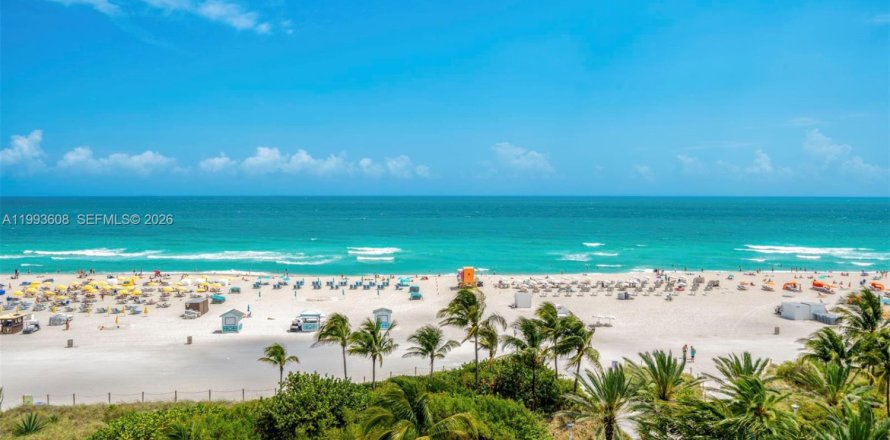 Condominio en Miami Beach, Florida, 3 dormitorios № 2058334