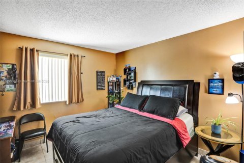 Villa ou maison à vendre à Miami, Floride: 3 chambres, 132.39 m2 № 2014202 - photo 24