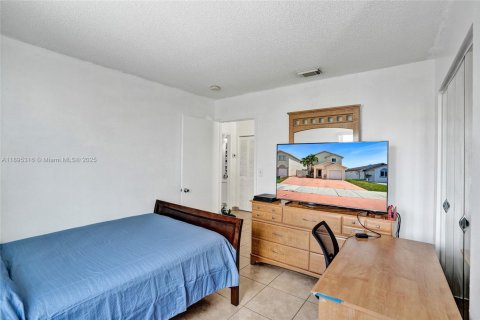 Villa ou maison à vendre à Miami, Floride: 3 chambres, 132.39 m2 № 2014202 - photo 23
