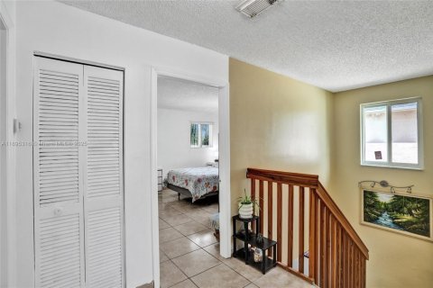 Villa ou maison à vendre à Miami, Floride: 3 chambres, 132.39 m2 № 2014202 - photo 21