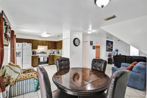 Villa ou maison à vendre à Miami, Floride: 3 chambres, 132.39 m2 № 2014202 - photo 8