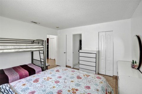 Villa ou maison à vendre à Miami, Floride: 3 chambres, 132.39 m2 № 2014202 - photo 20