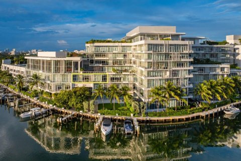Condominio en venta en Miami Beach, Florida, 3 dormitorios, 247.86 m2 № 2434211 - foto 28
