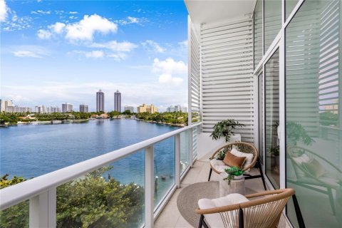 Condominio en venta en Miami Beach, Florida, 3 dormitorios, 247.86 m2 № 2434211 - foto 17