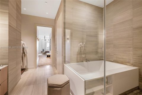 Condominio en venta en Miami Beach, Florida, 3 dormitorios, 247.86 m2 № 2434211 - foto 16