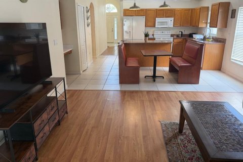 Villa ou maison à louer à Lakeland, Floride: 4 chambres, 183.76 m2 № 2377853 - photo 4