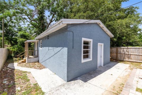 House in Apopka, Florida 4 bedrooms, 173.36 sq.m. № 2213442 - photo 24