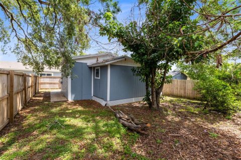 House in Apopka, Florida 4 bedrooms, 173.36 sq.m. № 2213442 - photo 5