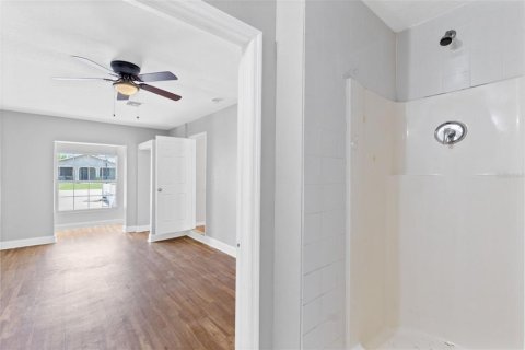 House in Apopka, Florida 4 bedrooms, 173.36 sq.m. № 2213442 - photo 17