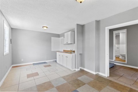 House in Apopka, Florida 4 bedrooms, 173.36 sq.m. № 2213442 - photo 30