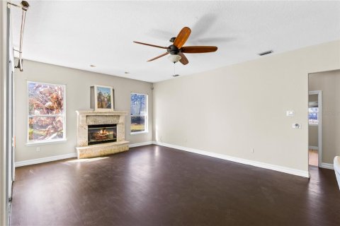 House in Orlando, Florida 4 bedrooms, 335.19 sq.m. № 2150115 - photo 4