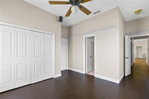 House in Orlando, Florida 4 bedrooms, 335.19 sq.m. № 2150115 - photo 23