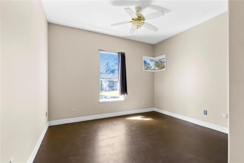 House in Orlando, Florida 4 bedrooms, 335.19 sq.m. № 2150115 - photo 18