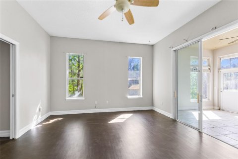 House in Orlando, Florida 4 bedrooms, 335.19 sq.m. № 2150115 - photo 6