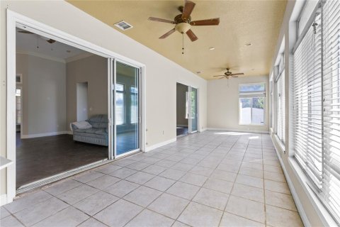 House in Orlando, Florida 4 bedrooms, 335.19 sq.m. № 2150115 - photo 25