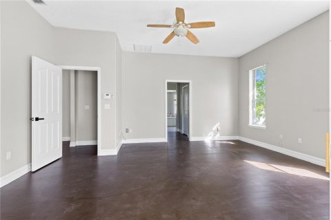 House in Orlando, Florida 4 bedrooms, 335.19 sq.m. № 2150115 - photo 13