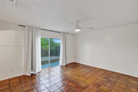 House in Cutler Bay, Florida 3 bedrooms, 127.18 sq.m. № 1897416 - photo 21