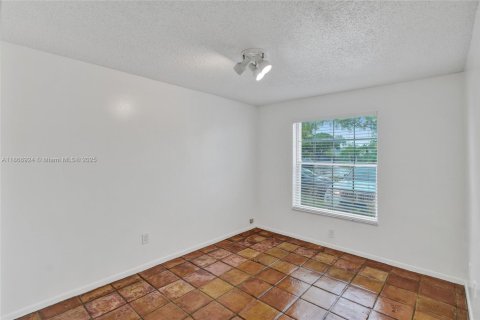 House in Cutler Bay, Florida 3 bedrooms, 127.18 sq.m. № 1897416 - photo 19