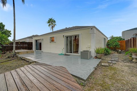 House in Cutler Bay, Florida 3 bedrooms, 127.18 sq.m. № 1897416 - photo 26