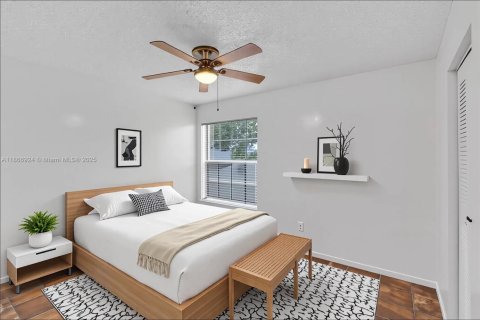 House in Cutler Bay, Florida 3 bedrooms, 127.18 sq.m. № 1897416 - photo 11