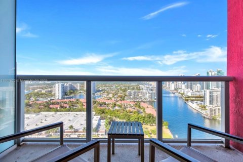 Copropriété à vendre à Hallandale Beach, Floride: 2 chambres, 95.5 m2 № 1939123 - photo 11