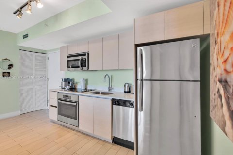 Copropriété à vendre à Hallandale Beach, Floride: 2 chambres, 95.5 m2 № 1939123 - photo 12