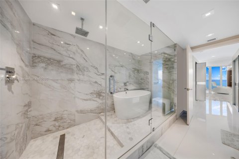 Condo in Sunny Isles Beach, Florida, 3 bedrooms  № 1863022 - photo 21