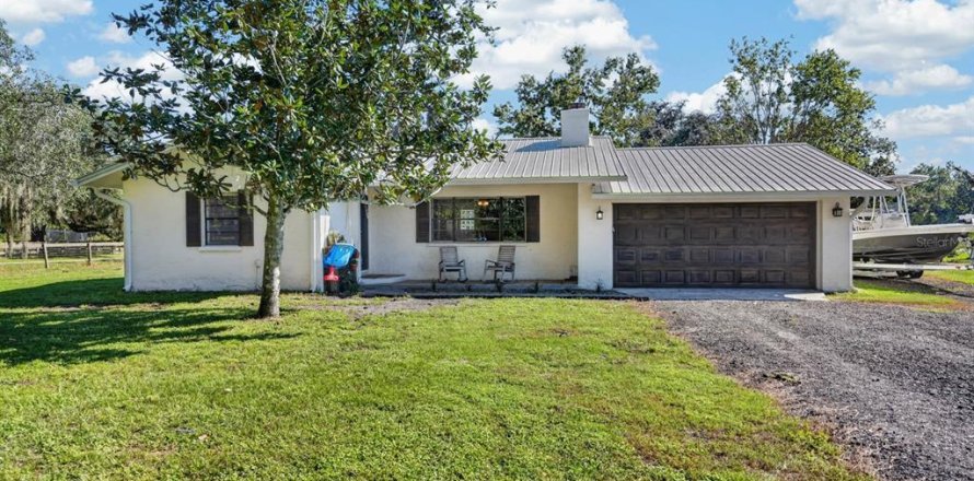 Villa ou maison à East Palatka, Floride 3 chambres, 116.5 m2 № 2418933