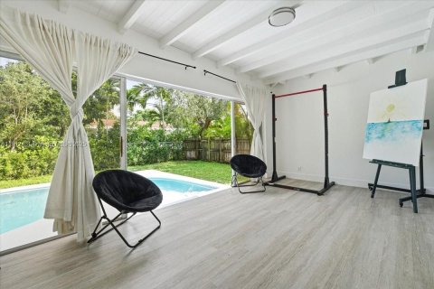 House in Miami, Florida 3 bedrooms, 185.34 sq.m. № 2082336 - photo 26