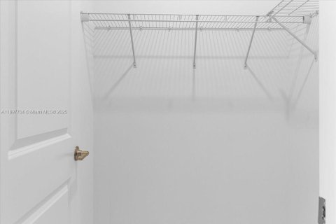 Снять в аренду виллу или дом в Дейви, Флорида 5 спален, 361.2м2, № 1948884 - фото 28