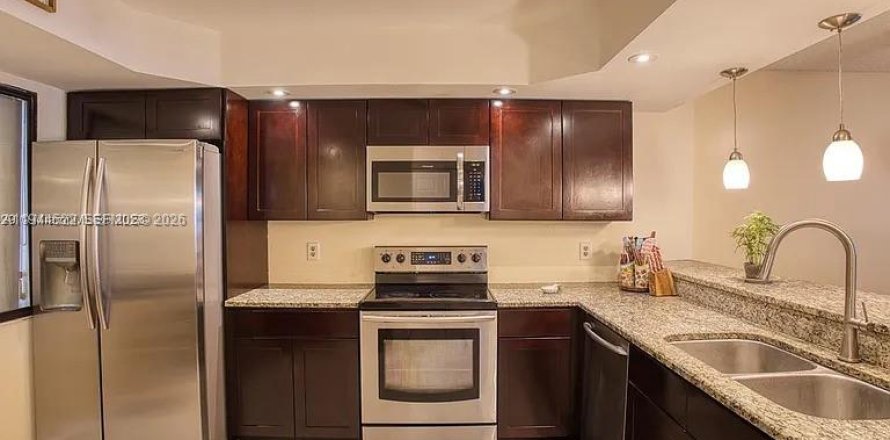 Condo in North Lauderdale, Florida, 2 bedrooms  № 2001072