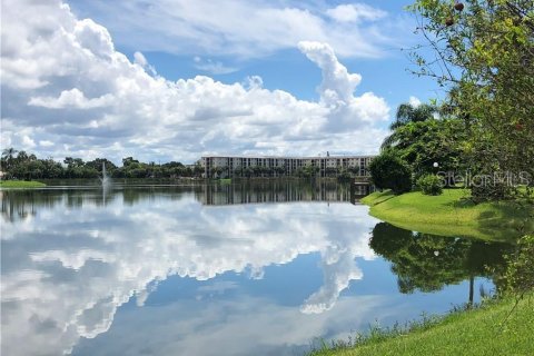 Condo in Bradenton, Florida, 2 bedrooms  № 1543417 - photo 19
