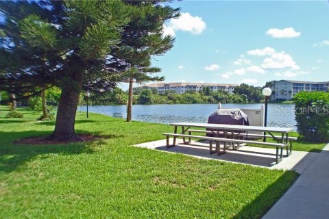 Condo in Bradenton, Florida, 2 bedrooms  № 1543417 - photo 23