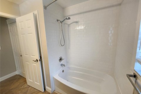 Casa en alquiler en Sarasota, Florida, 2 dormitorios, 139.17 m2 № 1853233 - foto 28
