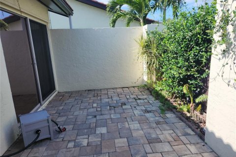 Casa en alquiler en Sarasota, Florida, 2 dormitorios, 139.17 m2 № 1853233 - foto 4