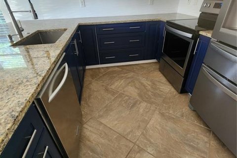 Casa en alquiler en Sarasota, Florida, 2 dormitorios, 139.17 m2 № 1853233 - foto 10