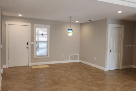 Casa en alquiler en Sarasota, Florida, 2 dormitorios, 139.17 m2 № 1853233 - foto 6
