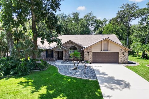 House in Ormond Beach, Florida 3 bedrooms, 192.12 sq.m. № 2290993 - photo 2